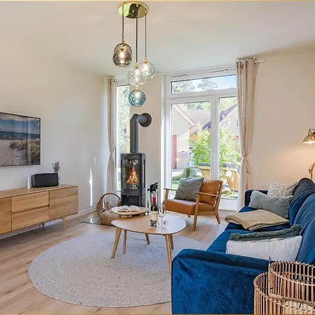 Reethus Bei Den Wassern Mit Kamin Und Sauna 洛丁